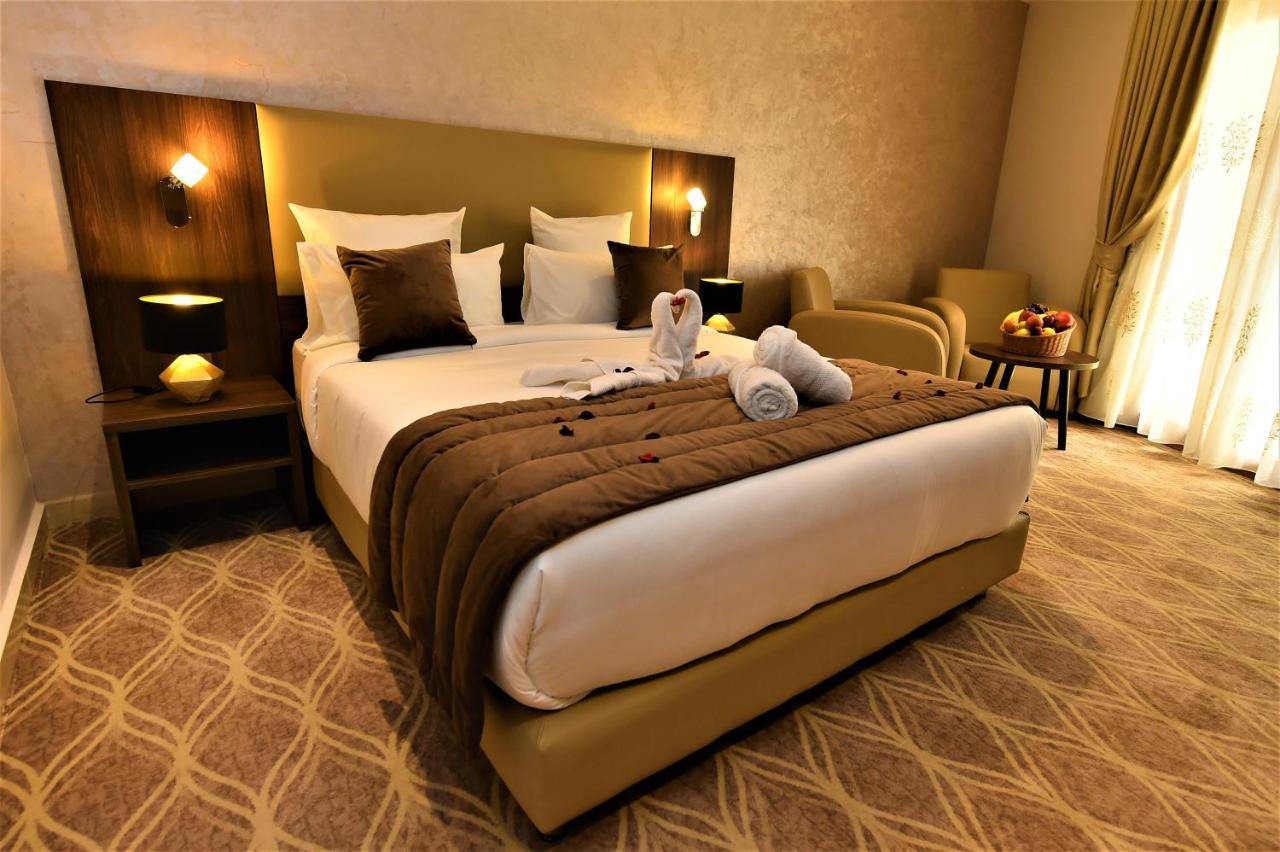 Mf Hotel Oran Bir El Djir Exterior photo